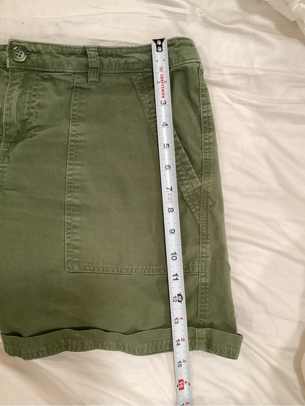 Patagonia Woman’s Olive  khaki Utility Roll Cuff Shorts 8 - Picture 4 of 11